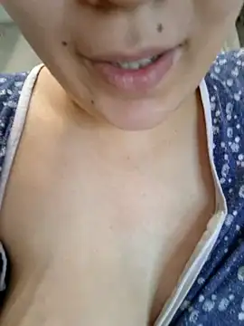 Emilyhomegirl1 online show from 13, 1, 2026