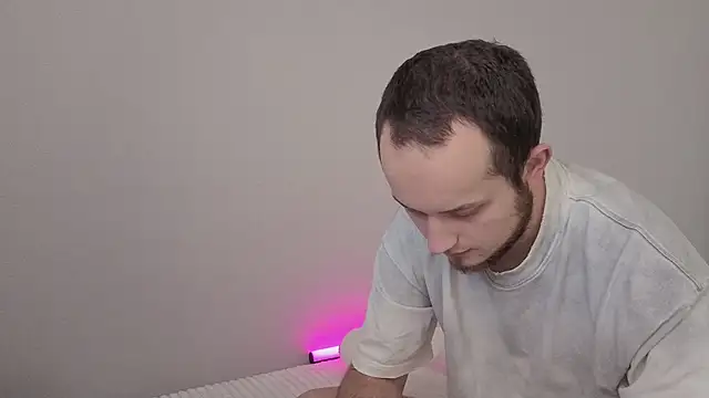 Pearl couple online show from 12, 3, 2026