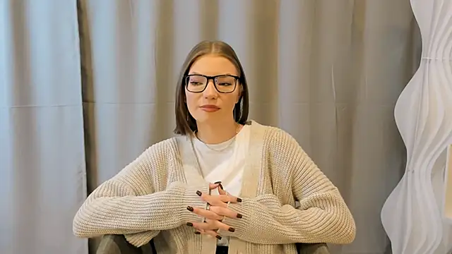 Snapshot of JeaneneWoltz chatting on 16, 12, 2025 JeaneneWoltz online show from 16, 12, 2025