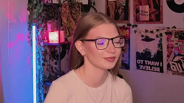 Snapshot of JeaneneWoltz chatting on 7, 1, 2026 JeaneneWoltz online show from 7, 1, 2026