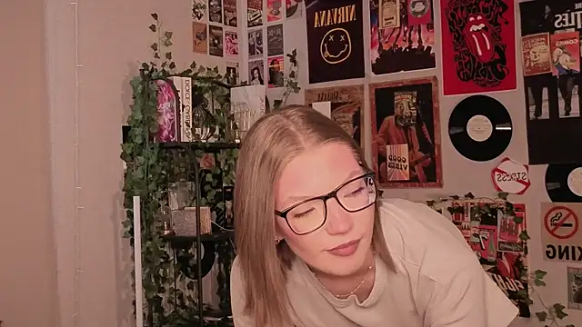 Snapshot of JeaneneWoltz chatting on 10, 1, 2026 JeaneneWoltz online show from 10, 1, 2026