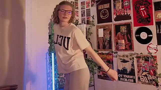 Snapshot of JeaneneWoltz chatting on 14, 1, 2026 JeaneneWoltz online show from 14, 1, 2026