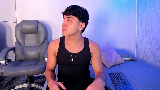 Snapshot of _TaylorBlack chatting on 5, 2, 2026 TaylorBlack online show from 5, 2, 2026