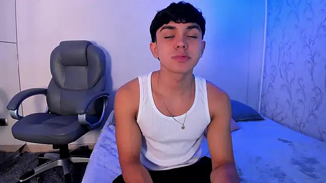 Snapshot of _TaylorBlack chatting on 6, 2, 2026 TaylorBlack online show from 6, 2, 2026