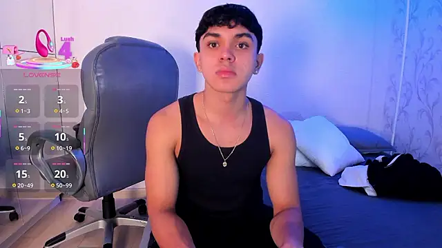 Snapshot of _TaylorBlack chatting on 17, 2, 2026 TaylorBlack online show from 17, 2, 2026