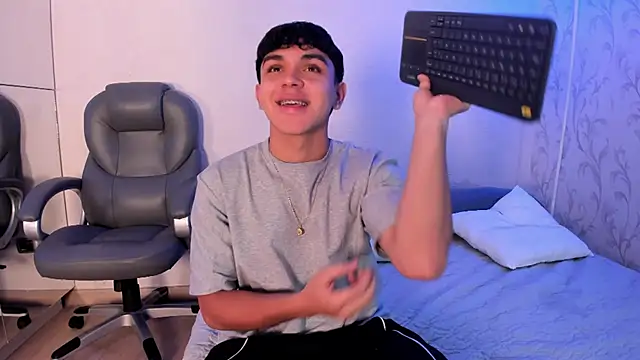 Snapshot of _TaylorBlack chatting on 19, 2, 2026 TaylorBlack online show from 19, 2, 2026