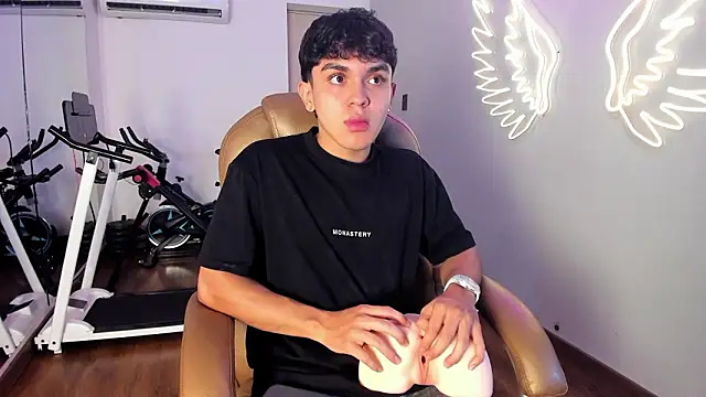 Snapshot of _TaylorBlack chatting on 20, 2, 2026 TaylorBlack online show from 20, 2, 2026