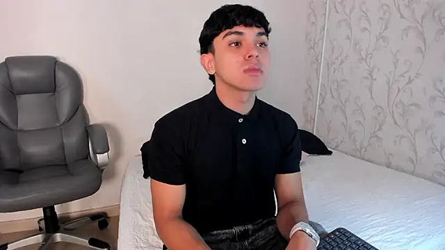 Snapshot of _TaylorBlack chatting on 25, 2, 2026 TaylorBlack online show from 25, 2, 2026