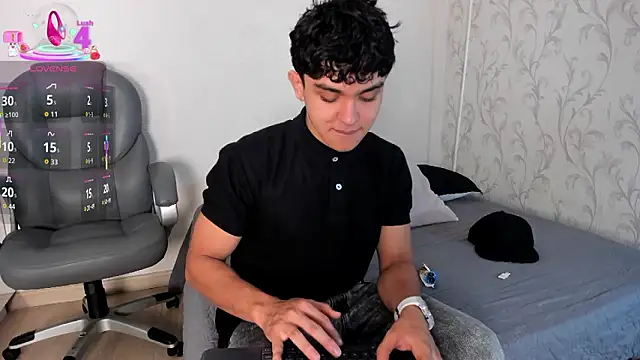 Snapshot of _TaylorBlack chatting on 26, 2, 2026 TaylorBlack online show from 26, 2, 2026