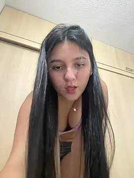 Camila sanchez25 online show from 6, 2, 2026