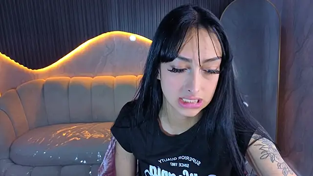 Tifany Tx online show from 4, 3, 2026