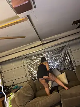 Rayvenveil online show from 17, 4, 2026