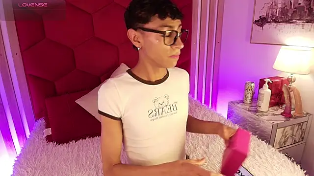 Snapshot of Owen_JP chatting on 8, 4, 2026 Owen JP online show from 8, 4, 2026