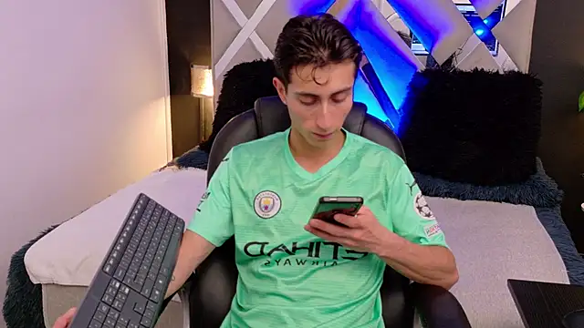 Ithan Skin online show from 9, 1, 2026