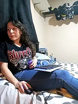 Snapshot of riquimona chatting on 2, 2, 2026 riquimona online show from 2, 2, 2026