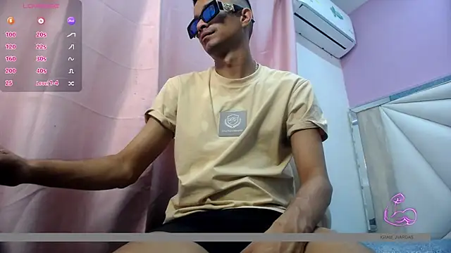 Snapshot of Ares_funn chatting on 2, 2, 2026 Ares funn online show from 2, 2, 2026