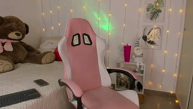 Lily Hiill7 online show from 5, 1, 2026