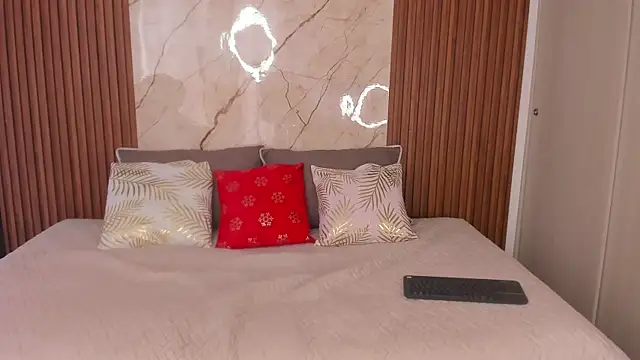 Lily Hiill7 online show from 13, 1, 2026