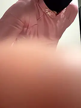 Snapshot of bi_biii chatting on 6, 4, 2026 bi biii online show from 6, 4, 2026