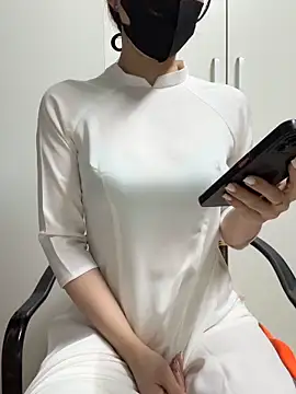 Snapshot of bi_biii chatting on 15, 4, 2026 bi biii online show from 15, 4, 2026