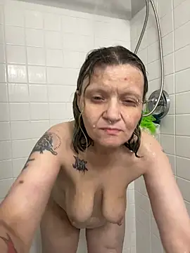 Snapshot of lindzybella chatting on 15, 4, 2026 lindzybella online show from 15, 4, 2026