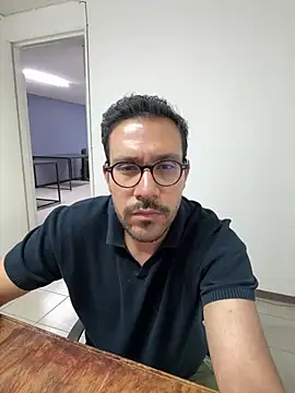 Snapshot of AdrianGarcia89 chatting on 11, 4, 2026 AdrianGarcia89 online show from 11, 4, 2026