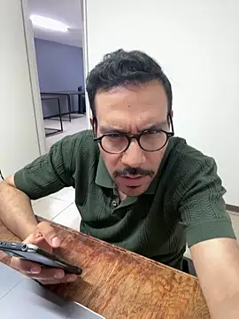 Snapshot of AdrianGarcia89 chatting on 15, 4, 2026 AdrianGarcia89 online show from 15, 4, 2026