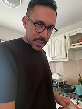 Snapshot of AdrianGarcia89 chatting on 18, 4, 2026 AdrianGarcia89 online show from 18, 4, 2026