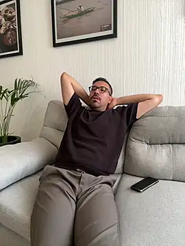 Snapshot of AdrianGarcia89 chatting on 18, 4, 2026 AdrianGarcia89 online show from 18, 4, 2026