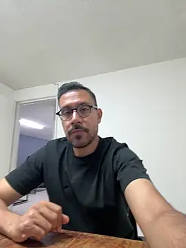Snapshot of AdrianGarcia89 chatting on 21, 4, 2026 AdrianGarcia89 online show from 21, 4, 2026