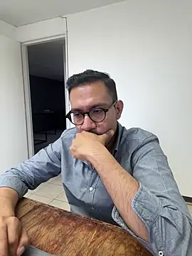 Snapshot of AdrianGarcia89 chatting on 25, 4, 2026 AdrianGarcia89 online show from 25, 4, 2026