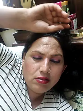 Snapshot of Hotmylips chatting on 15, 4, 2026 Hotmylips online show from 15, 4, 2026