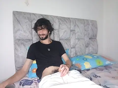 LatinLustAndFrenchKiss online show from 26, 7, 2026