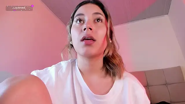 Violet Blazee online show from 14, 4, 2026