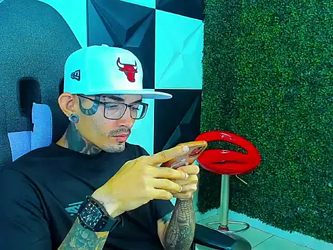 Boy tatto77 online show from 22, 3, 2026