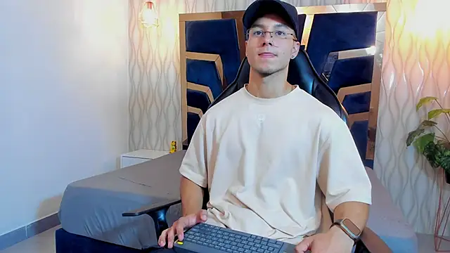 Noah Clarkk online show from 25, 3, 2026