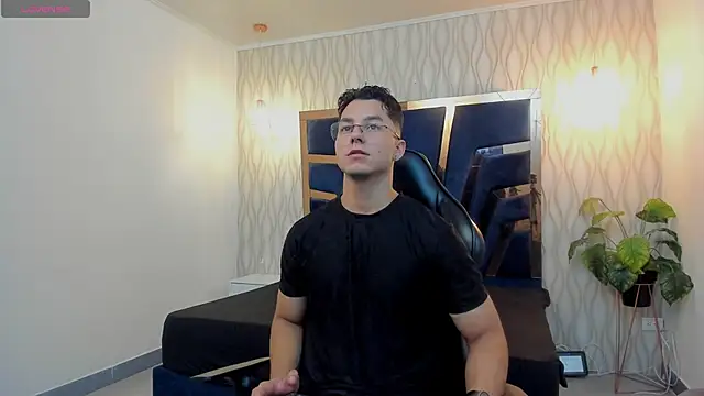 Noah Clarkk online show from 7, 4, 2026