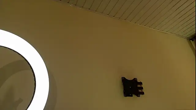 Alannadumont  online show from 18, 2, 2026