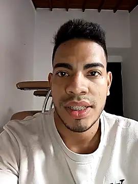 Snapshot of Moreno_latino_sex chatting on 20, 12, 2025 Moreno latino sex online show from 20, 12, 2025