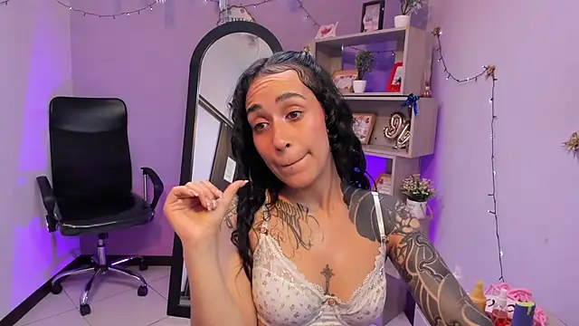 Snapshot of StaceyLeee chatting on 7, 2, 2026 StaceyLeee online show from 7, 2, 2026