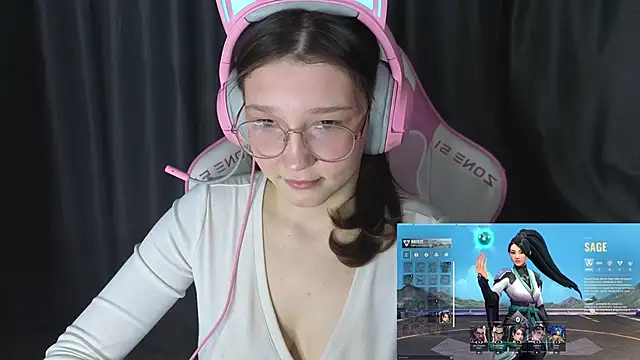 Snapshot of Pink-Aura- chatting on 14, 1, 2026 Pink-Aura- online show from 14, 1, 2026