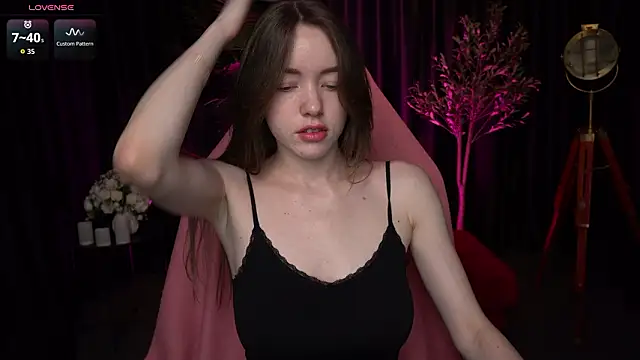 Velouraa online show from 21, 3, 2026