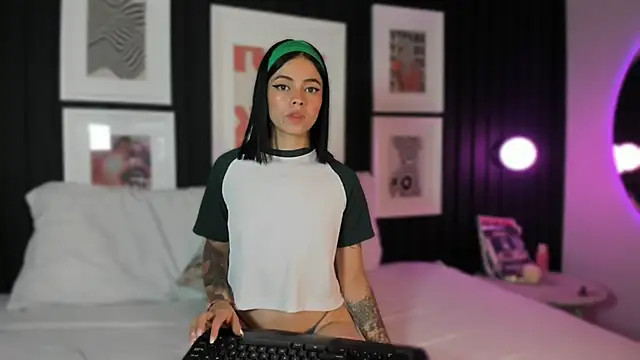 Snapshot of leslie_thompson chatting on 6, 1, 2026 leslie thompson online show from 6, 1, 2026