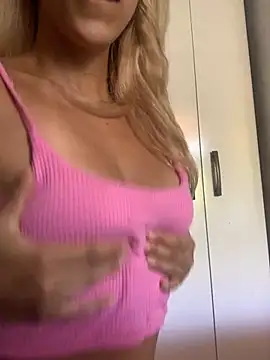 Snapshot of bety13 chatting on 9, 1, 2026 bety13 online show from 9, 1, 2026