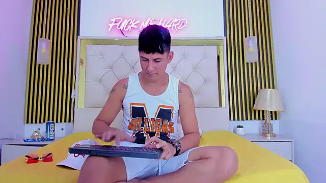 Sweet kevin1 online show from 21, 12, 2025