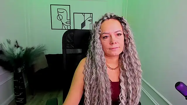 SamanthaReider online show from 12, 1, 2026