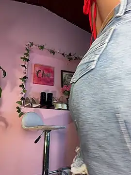  zoe bakerr online show from 4, 4, 2026