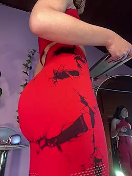  zoe bakerr online show from 14, 4, 2026