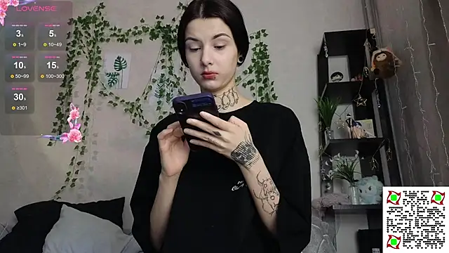 LeonaHinnes online show from 14, 1, 2026