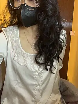 Sofiababy22 online show from 5, 2, 2026